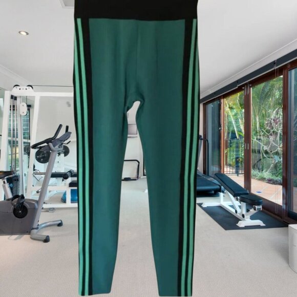 POP Fit Leggings With Pockets! - Picture 10 of 11